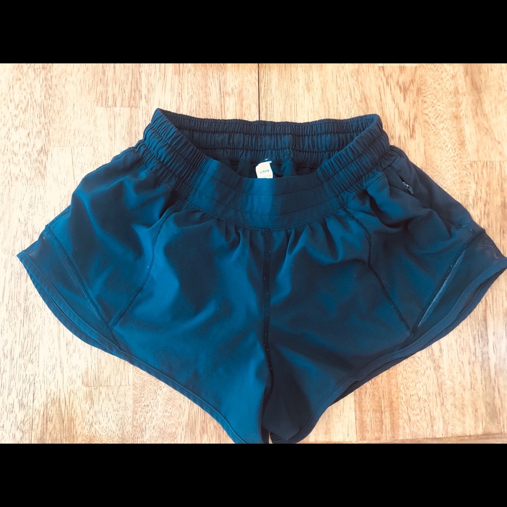 Lululemon Hotty Hot Short II 2.5
